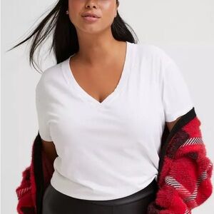 Torrid Girlfriend Signature Jersey Vneck Tee Bright White Size 3 NEW